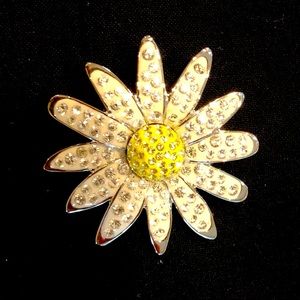 Swarovski daisy pin with signature